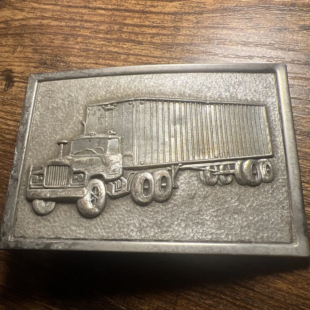 Vintage Metal 18 Wheeler Semi With Long Trailer Belt Buckle (Dented A Little)